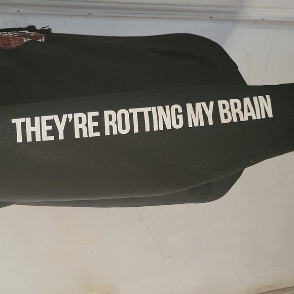 Black hoodie sweater with heart ❤️ graphic design! Print on each side of sleeve! - Picture 6 of 8